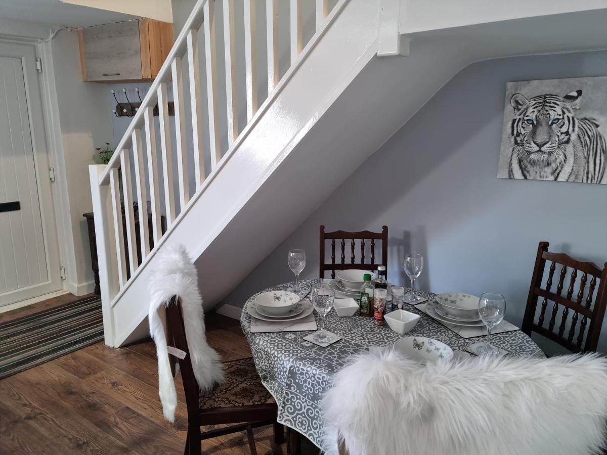 Dare Valley Cottage Ex Miners Cottage Near Zip World Pen Y Fan Waterfalls أبردير المظهر الخارجي الصورة